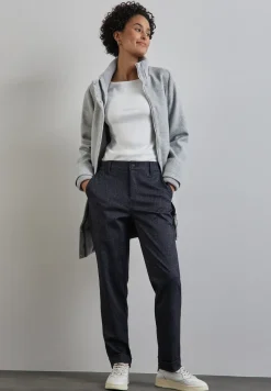 Chino in een gemêleerde look