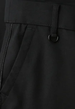 Chino met banddetail