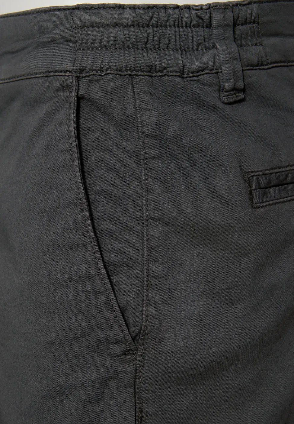 Chino met elastische tailleband