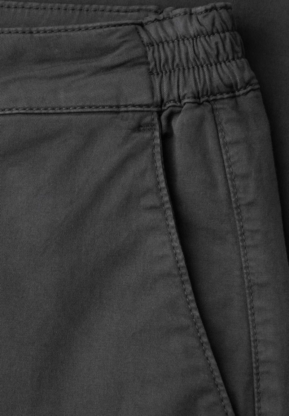 Chino met elastische tailleband