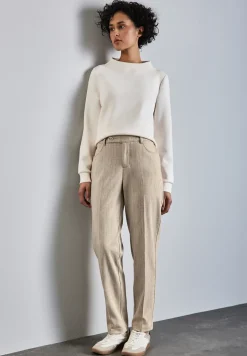 Chino met knoopdetail