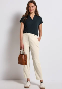 Chino met knoopdetail