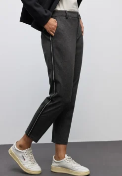 Chino met tapedetails