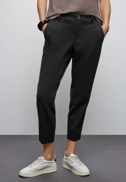 Chino met tapedetails