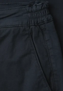 Chino met elastische tailleband