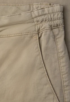 Chino met elastische tailleband