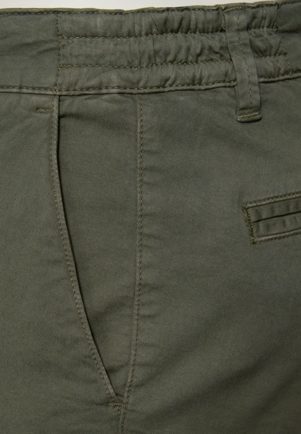 Chino met elastische tailleband