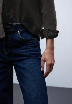 Corduroy blouse met tape details