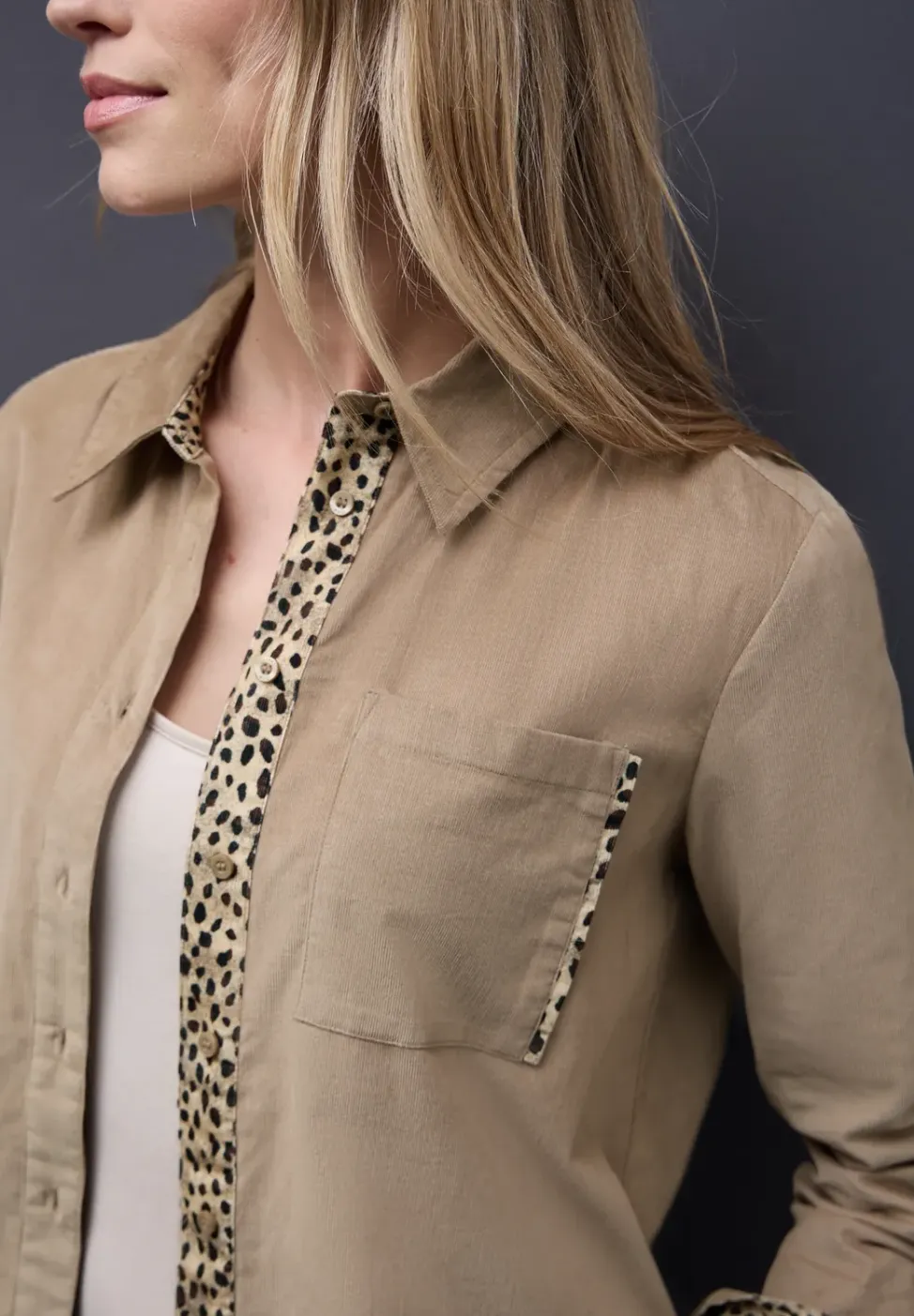 Corduroy blouse met tape details
