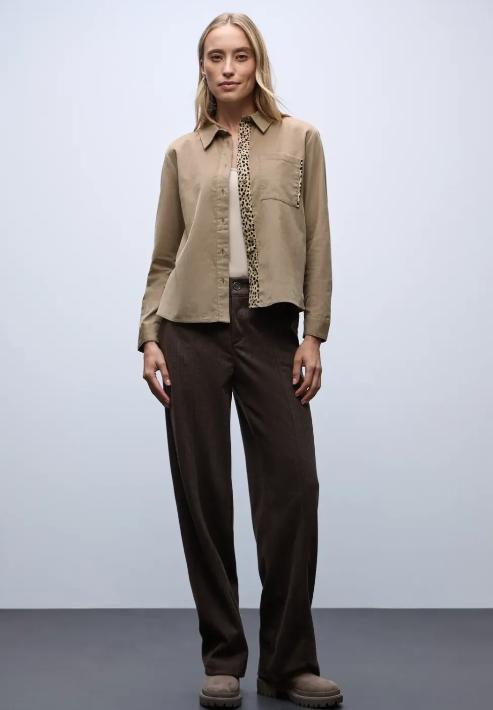 Corduroy blouse met tape details