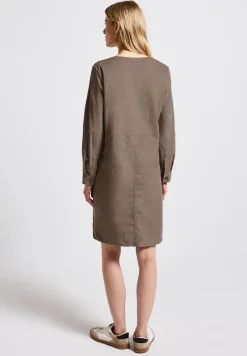 Corduroy jurk met gespleten hals