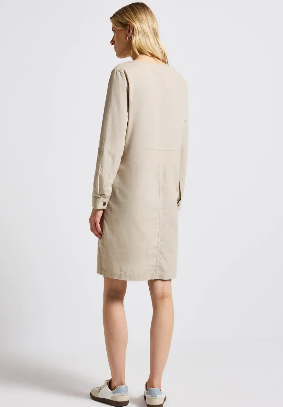 Corduroy jurk met gespleten hals