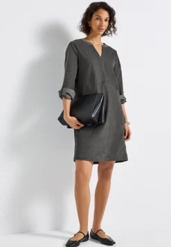 Corduroy jurk met gespleten hals
