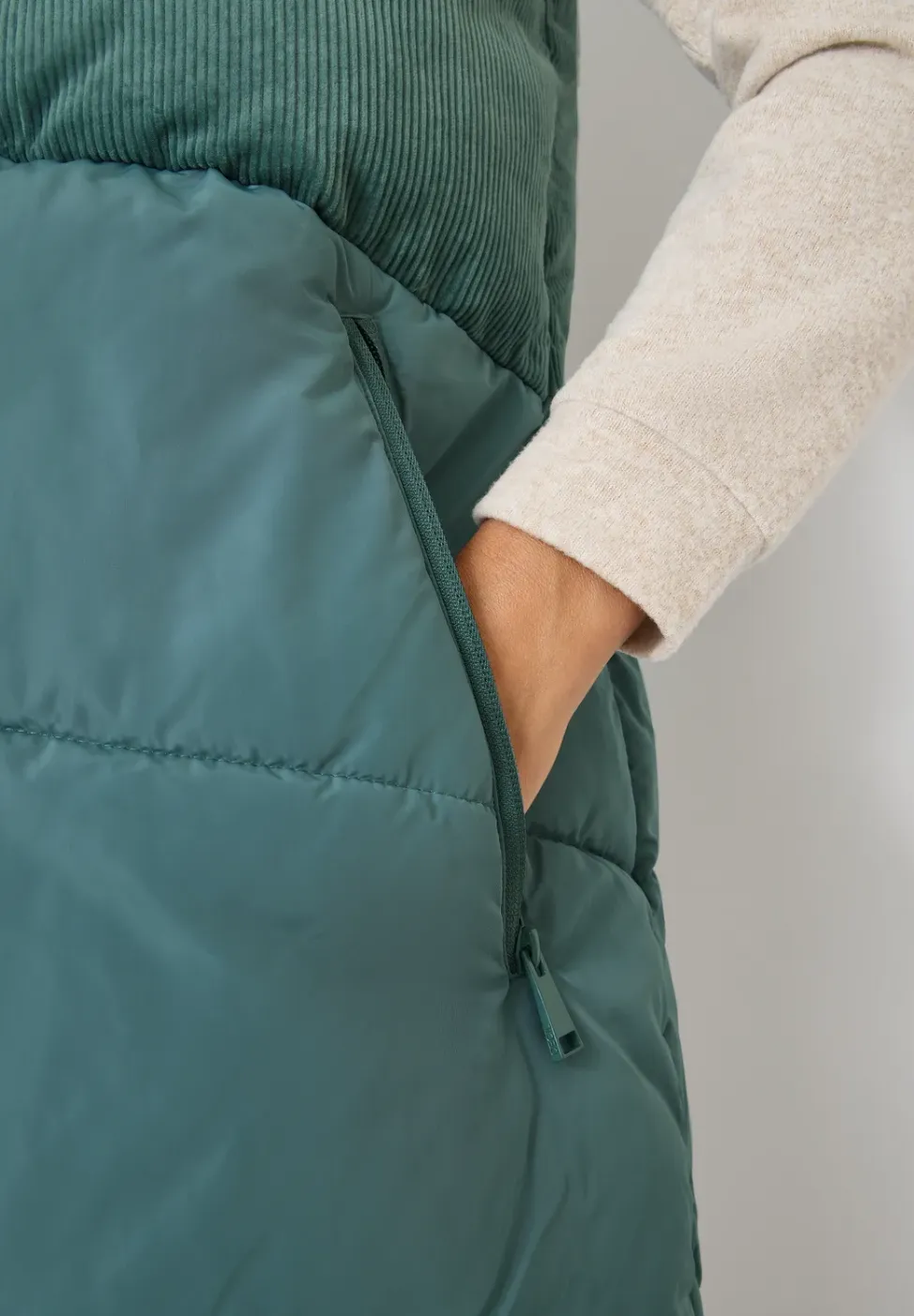 Corduroy mix puffer vest