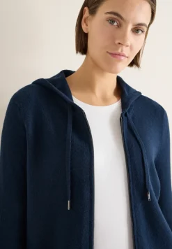 Cosy vest met capuchon