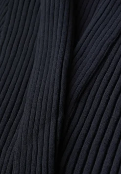 Cutline Vest