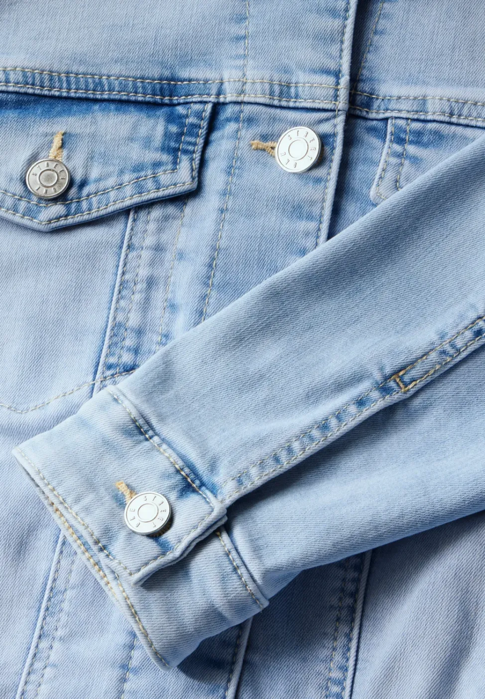 Denim jack in gebleekte look