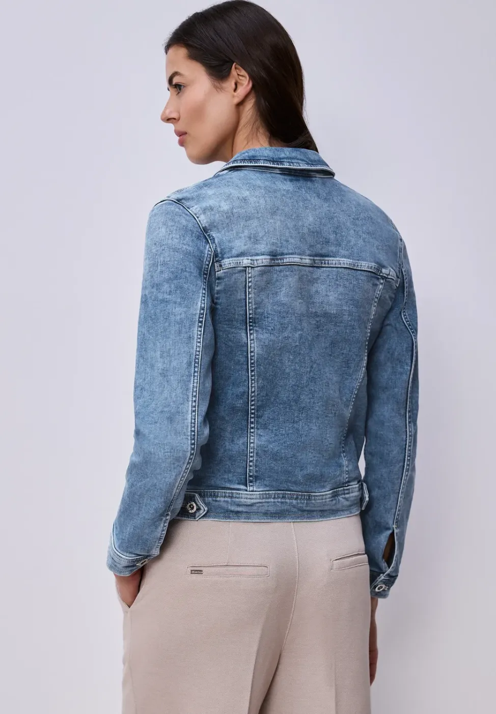 Denim jack met borstzakken en knopen