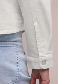 Denim jack met knoopsluiting en borduursel