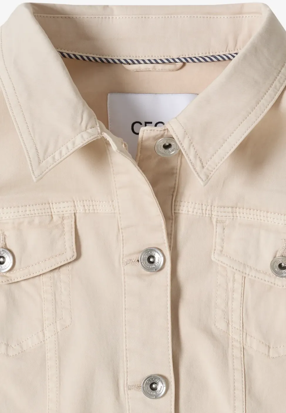 Denim jack met borstzakken en knopen