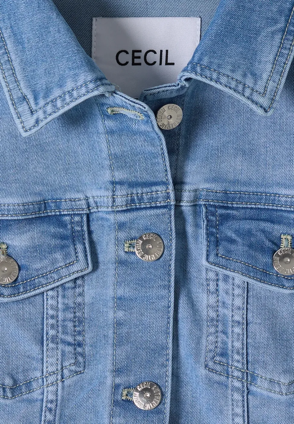 Denim jack met borstzakken en knopen