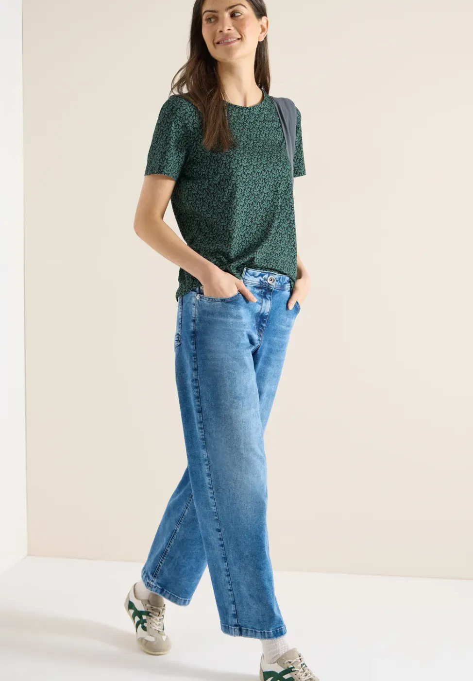 Eenvoudig T-shirt met minimalistische print