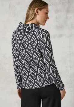 Fluffy shirt met print