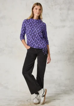 Fluffy shirt met print