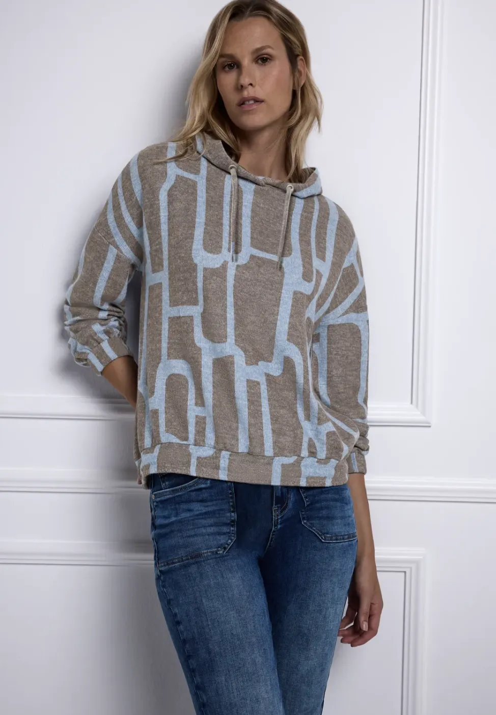 Gedessineerd shirt met capuchon