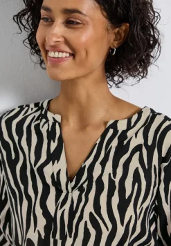 Gedessineerde blouse