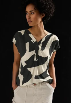 Gedessineerde blouse