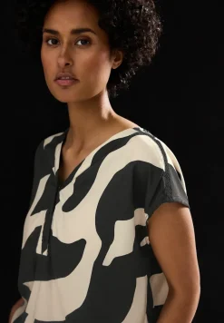 Gedessineerde blouse