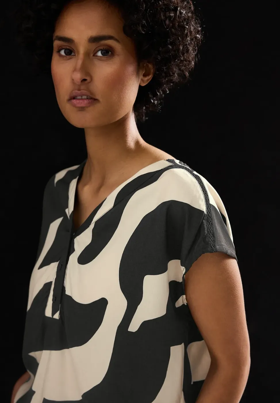 Gedessineerde blouse