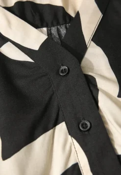 Gedessineerde blouse