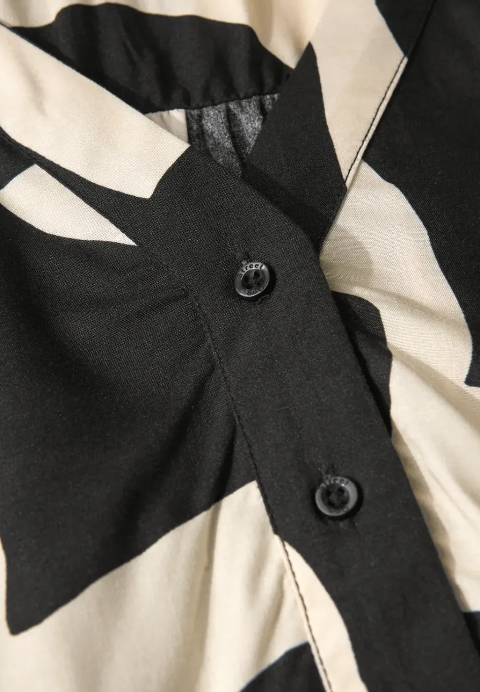 Gedessineerde blouse