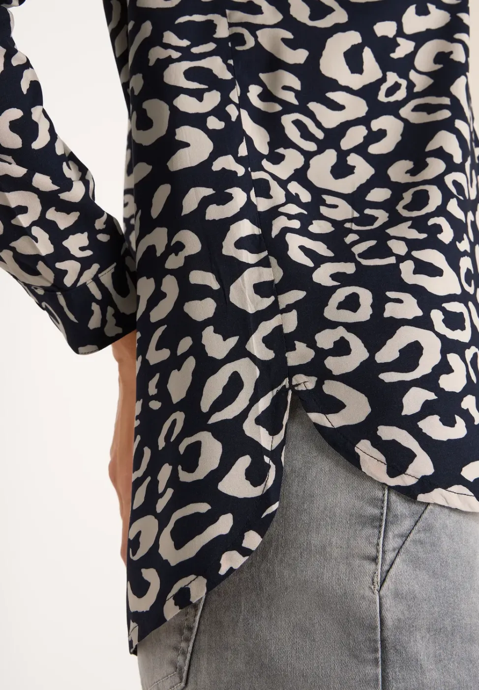 Gedessineerde blouse