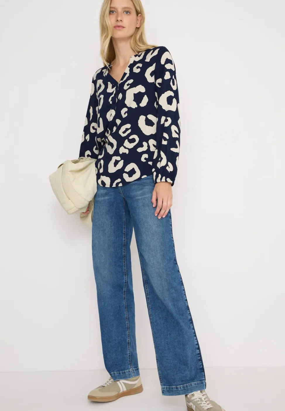 Gedessineerde blouse