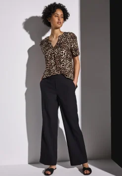 Gedessineerde blouse