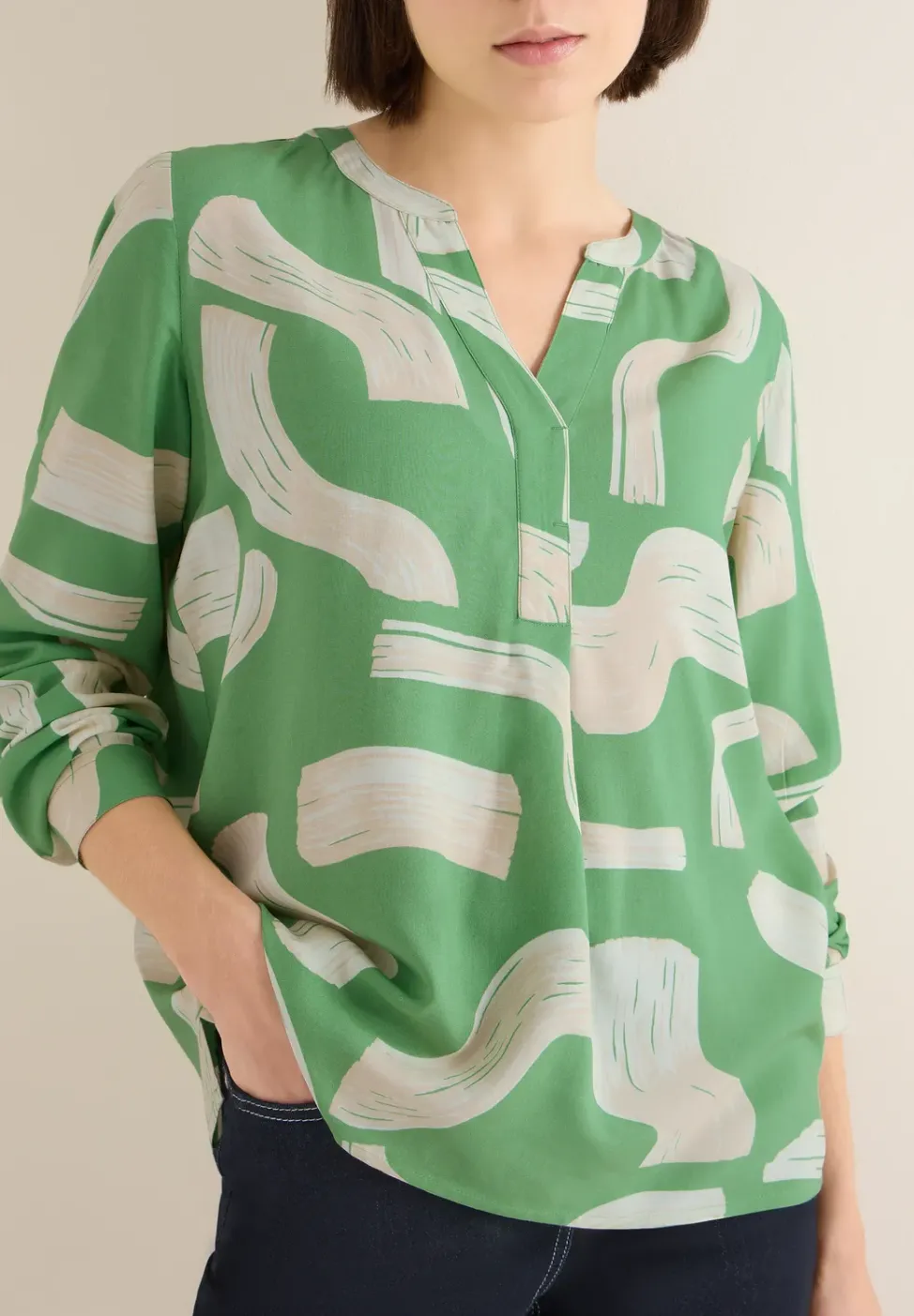 Gedessineerde blouse met gespleten hals