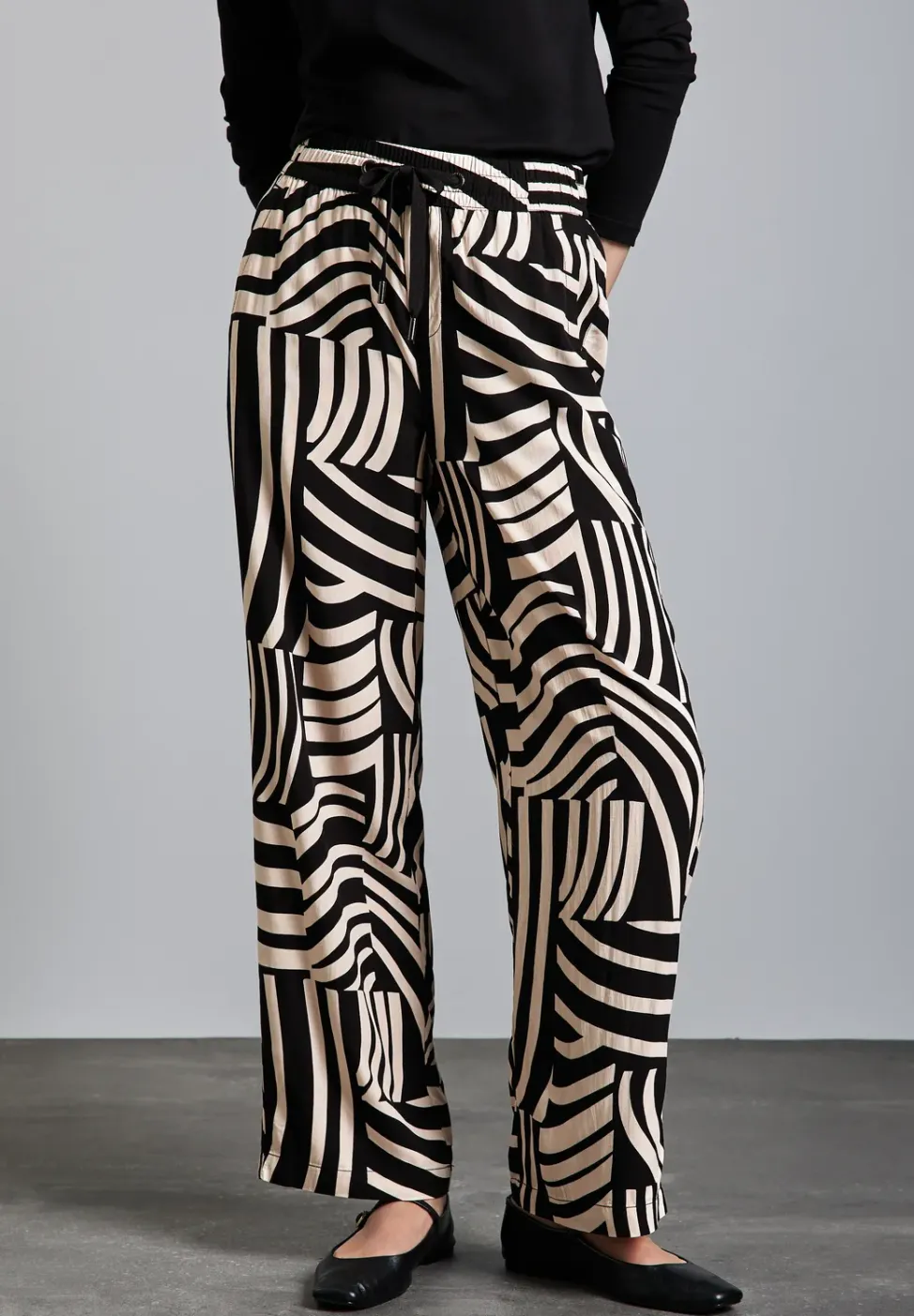 Gedessineerde broek met wijde pijpen