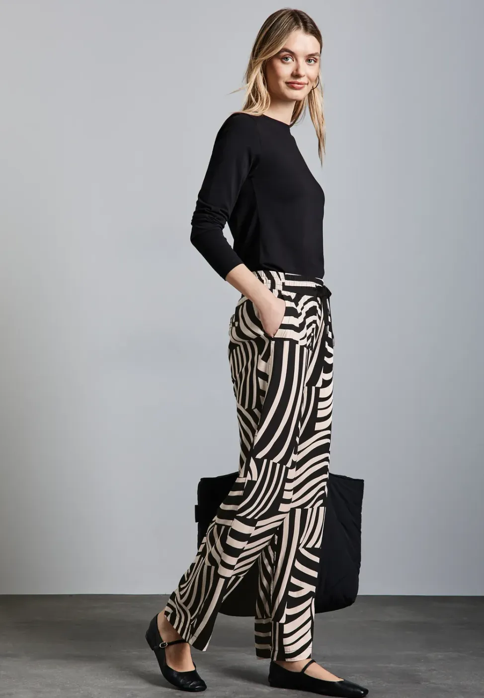 Gedessineerde broek met wijde pijpen