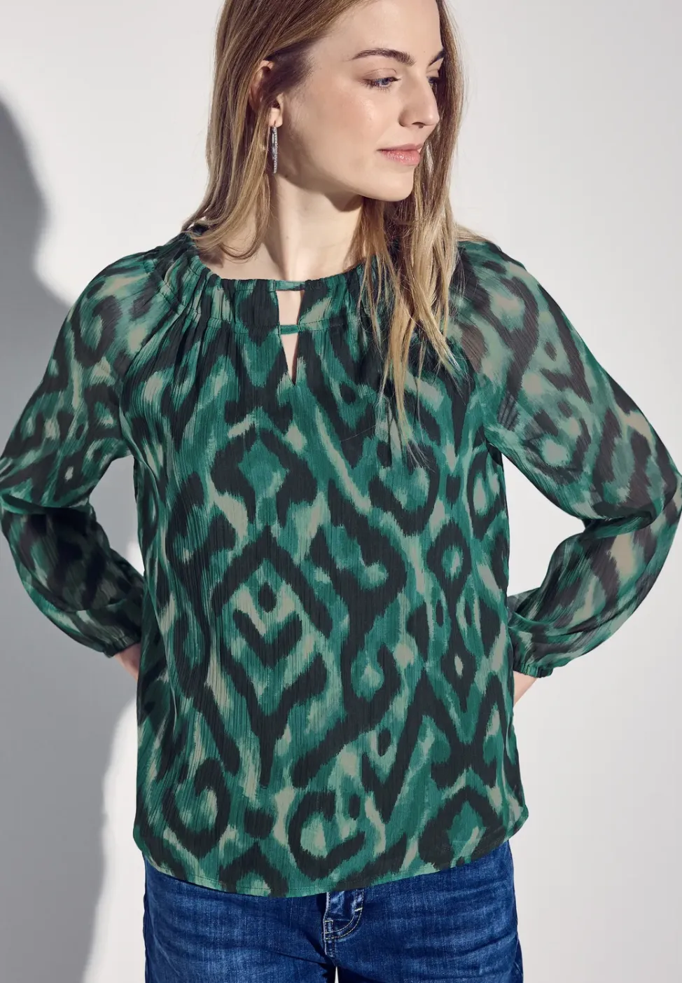 Gedessineerde chiffon blouse
