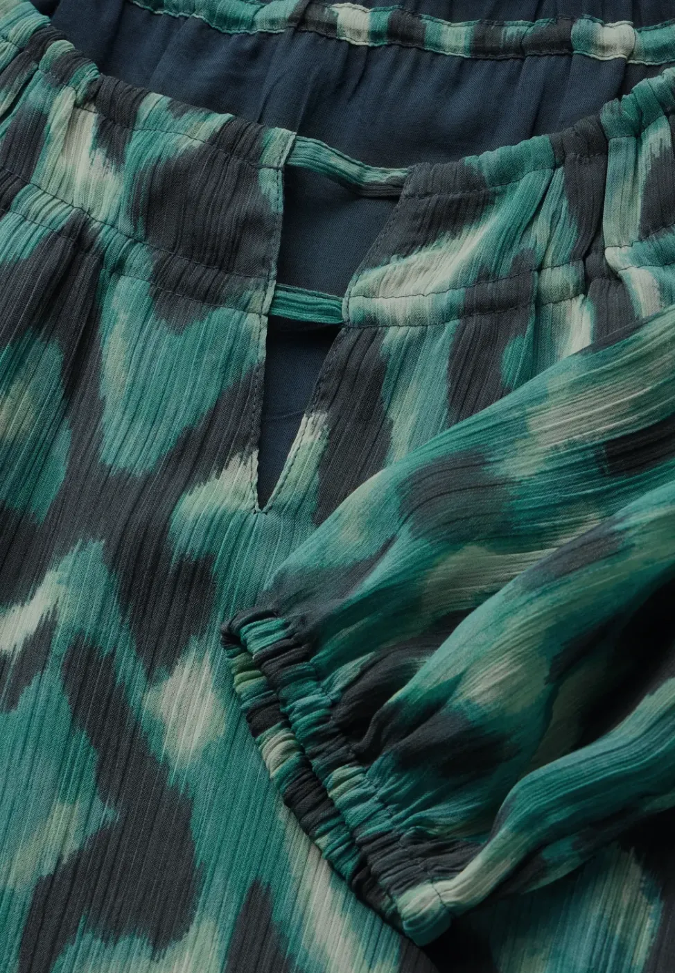 Gedessineerde chiffon blouse