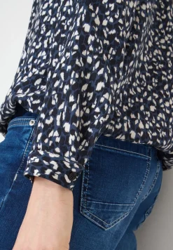 Gedessineerde blouse