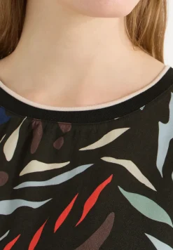 Gedessineerde blouse