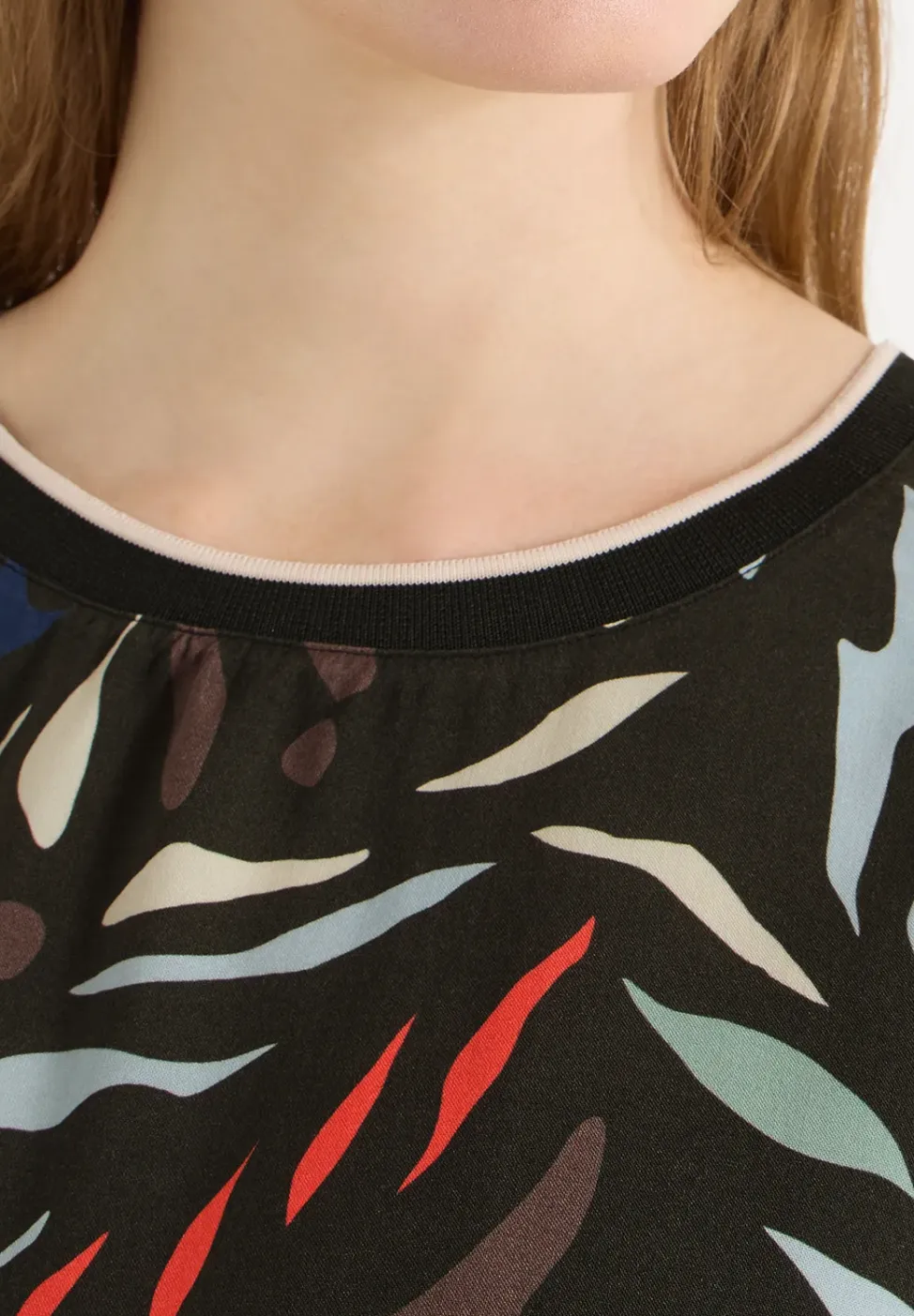 Gedessineerde blouse