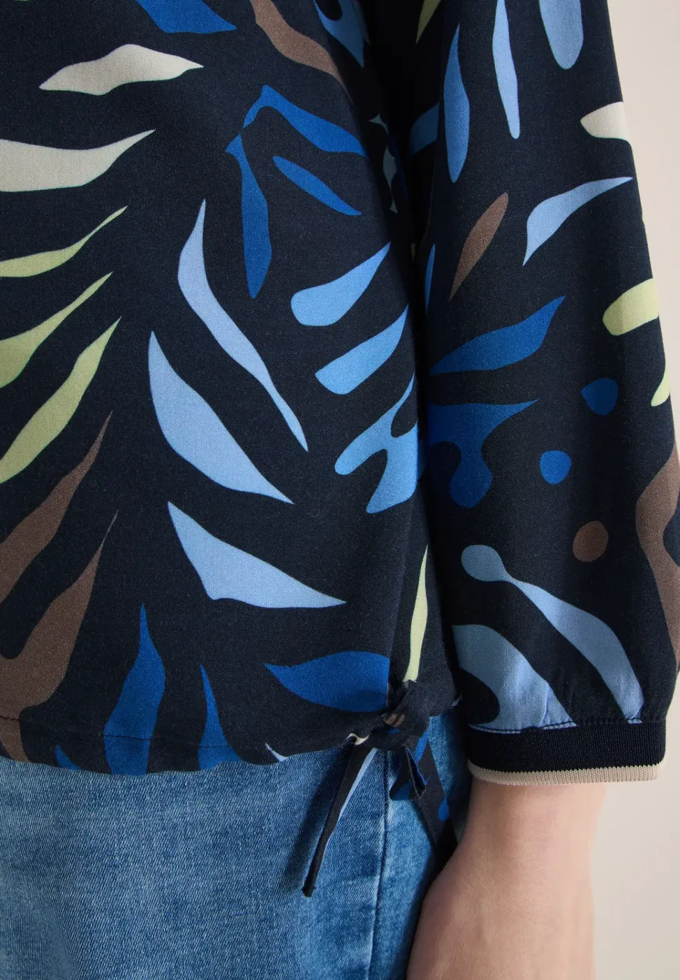 Gedessineerde blouse
