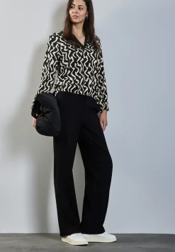 Gedessineerde blouse
