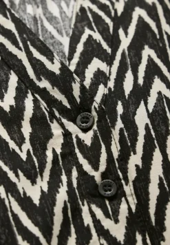 Gedessineerde blouse
