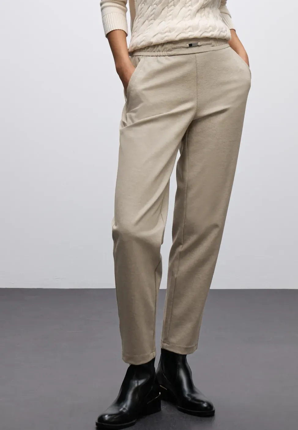 Gemêleerde broek met detail